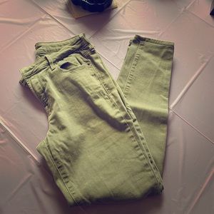 ⭐️4 for $20 Old Navy light green jeans
